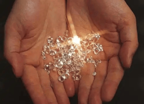 解码钻石消费新趋势：从标准化到定制化，柘光或成新世代钻石首选