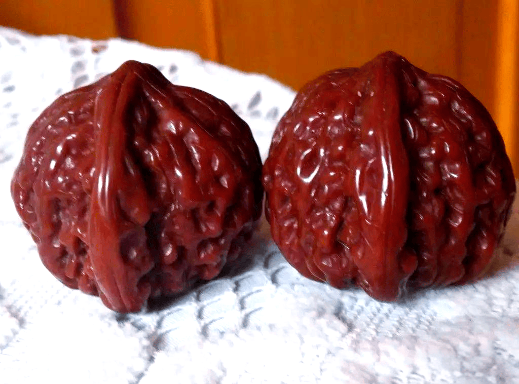 文玩核桃如何能够又红又亮？别再继续被骗了