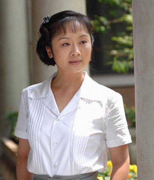 原创            只字不提前夫，与王新军离婚16年后，如今才看懂唐静赢在哪