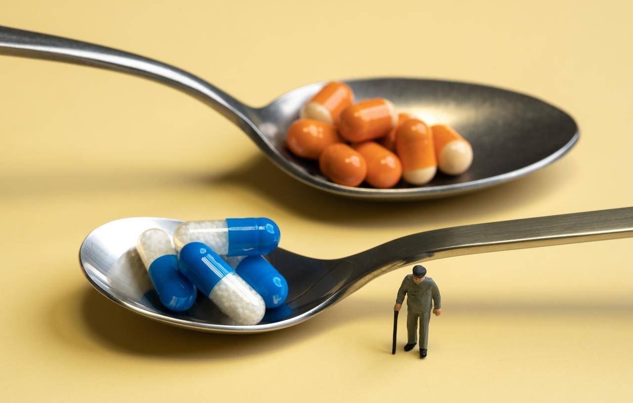 原创            头孢克洛与头孢克肟，好多人分不清楚，哪里不一样？