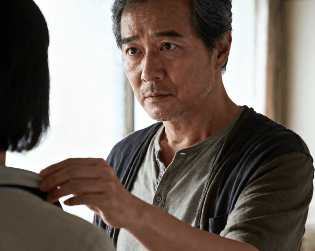 原创            男人心里有你，嘴上不说也藏不住，这些小举动其实很明显