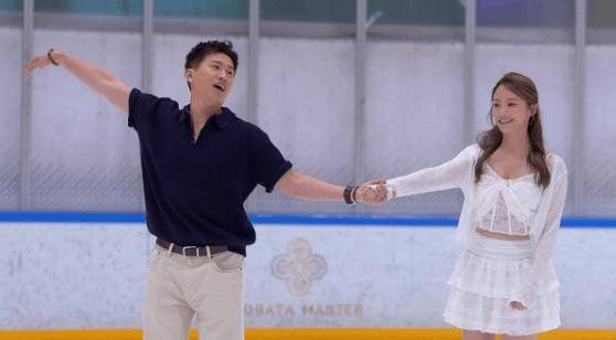 恭喜！TVB小花叶蒨文与小5岁男嘉宾配对成功！现场激吻视频公开！