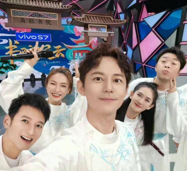 《快本》重聚：李维嘉面相大变、杜海涛化浓妆、她被遗忘成小透明