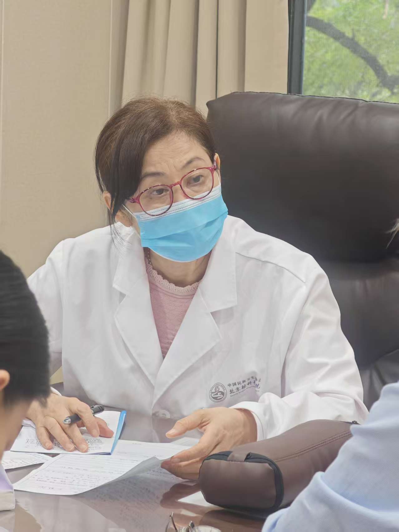 齐岩医生谈养护：以指代针，用中医智慧解决现代人的干燥困扰