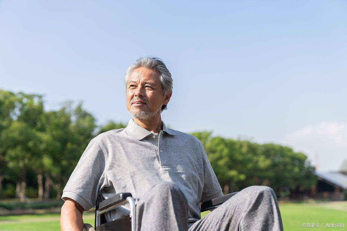 进行性核上性麻痹饮食攻略：吃对护脑、防呛咳，帮你稳住身体状态