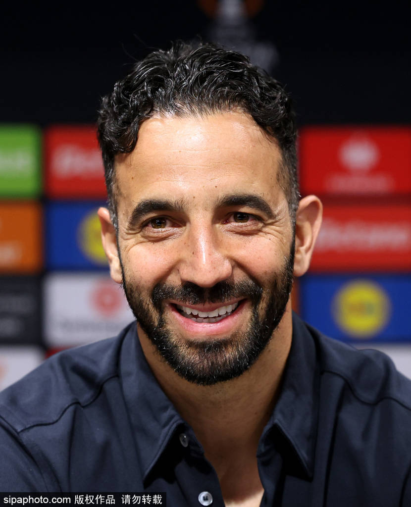 曼联风暴！主帅自曝或将离职，球队未来将走向何方？