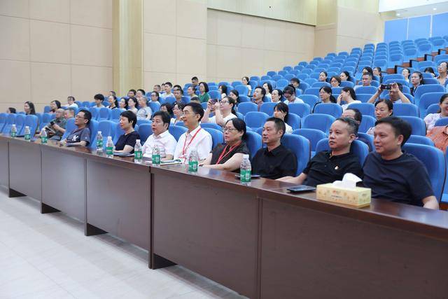 湘东医院：观阅兵盛典，承红医精神，践使命担当