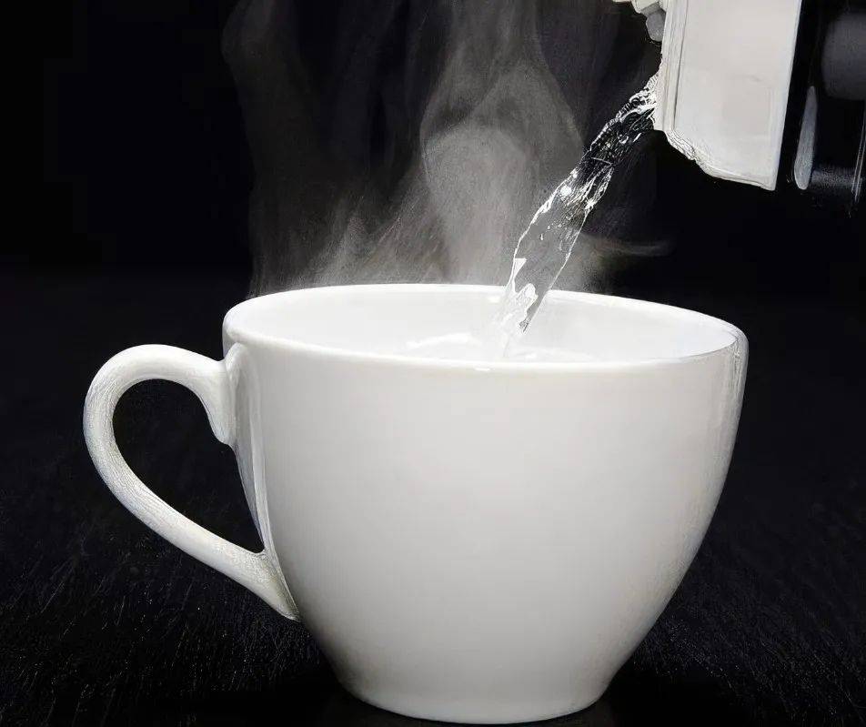 多喝热开水，杀死癌细胞