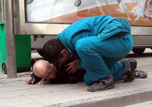 60岁老年人跑步时突然晕倒，被诊断为严重心梗，忠告：5恶习害的