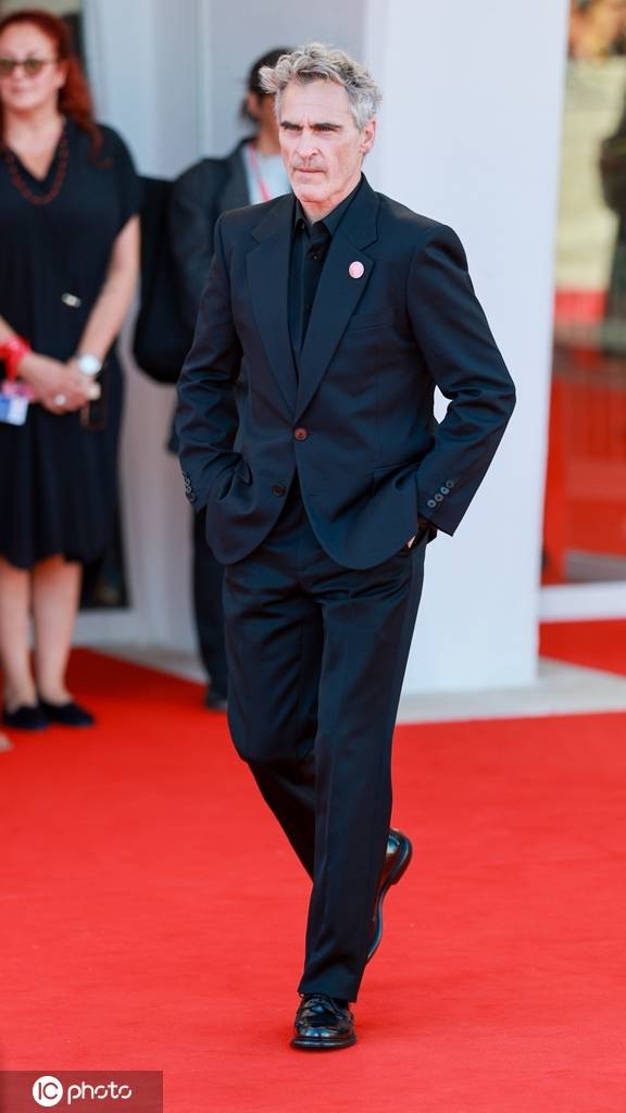 第82届威尼斯电影节《欣德·拉贾布之声》首映红毯：杰昆·菲尼克斯