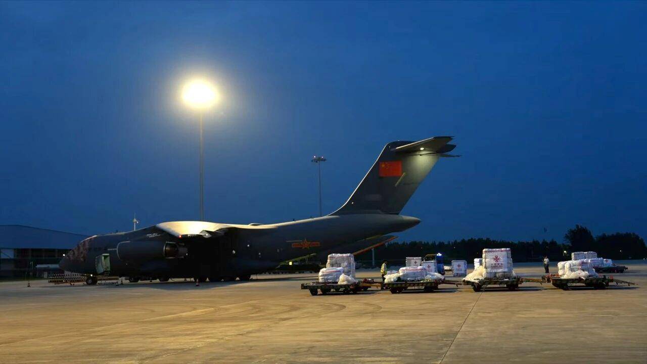 中国政府援助阿富汗首批地震救灾紧急人道主义物资启运