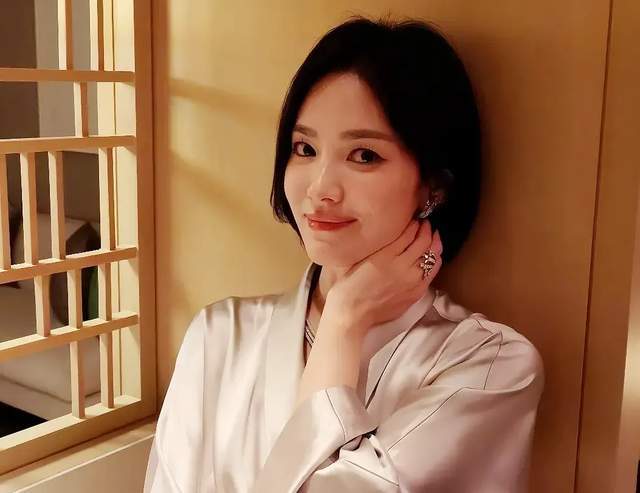 原创            宋慧乔被曝遭全智贤影响！谈了一年的香港项目黄了，片方拒用韩星