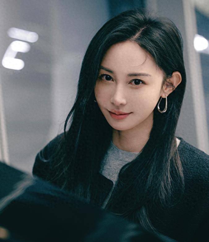 原创            朱洁静四次登春晚成首席舞者，却突然消失一年，背后经历了什么