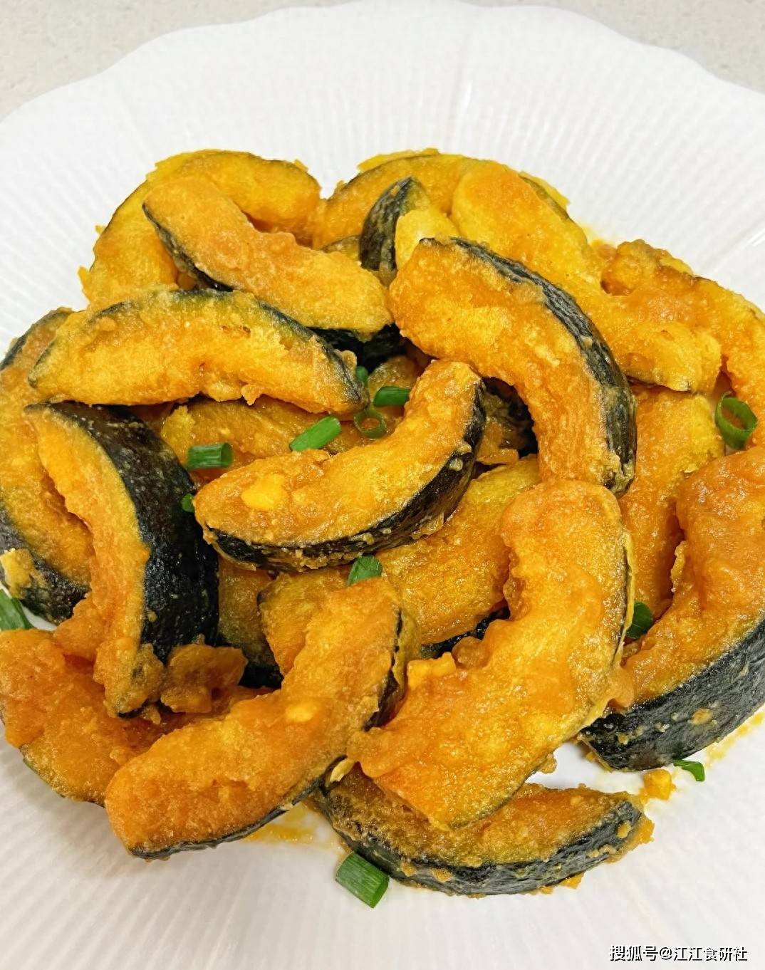 原创            比芹菜降压，比核桃补脑！秋天大量吃，补气血降血脂，还能助睡眠