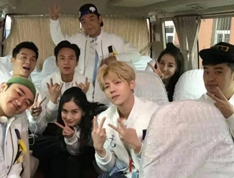 原创            “weare伐木累”疑似决裂！李晨晒四人合照，遭陈赫邓超鹿晗孤立