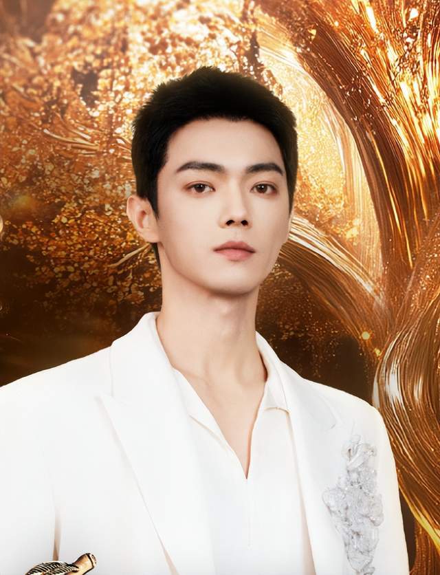 原创            曝许凯长期聚众赌博，在横店豪宅私设赌场，证据曝光，恐被判刑