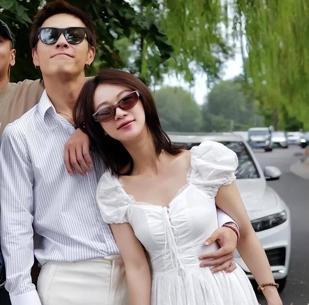 原创            洪尧疑似删除和吴谨言官宣结婚博？反转了，洪尧说他俩好着呢