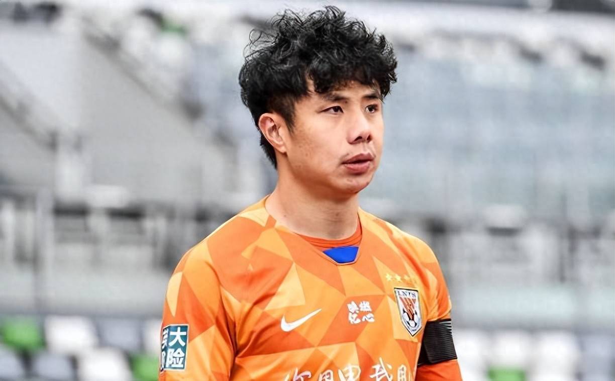 原创            4比0！蒿俊闵代表武汉华中科技大学首秀爆发，直接迎来开门红