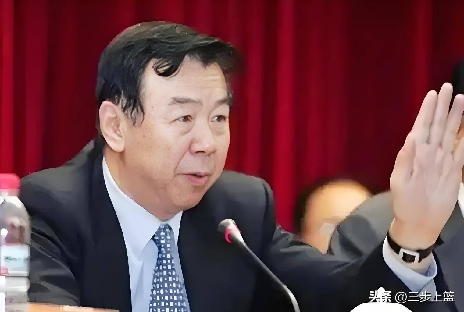 原创            恕我直言！中国女排历史上最称职的教练，也只有这三位了