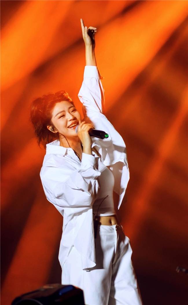 第37届哈尔滨之夏音乐会 · 蚂蚁国际音乐节启幕 马丁榆作品以深情内核引共鸣