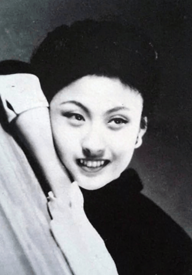 从“甜姐儿”到“女作家”，她为自己的艺术人生描下浓墨重彩