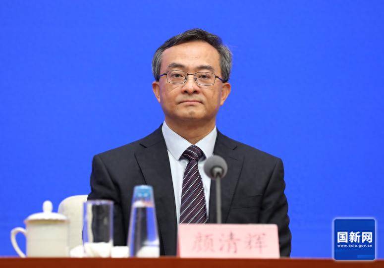 人社部回应“有活没人干”、“有人没活干”