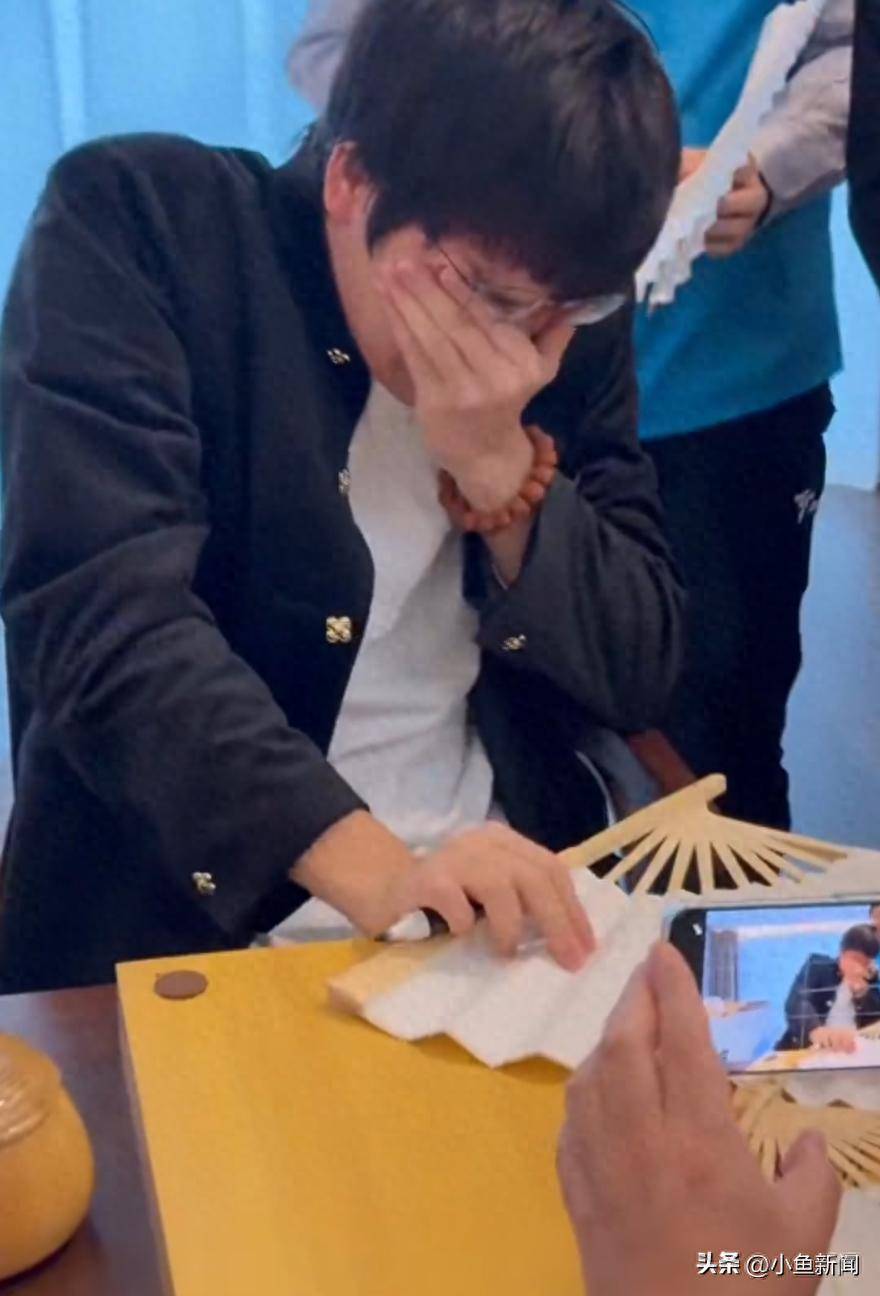 原创            传奇还未落幕！柯洁2比1胜屠晓宇，连续三届夺得“棋圣”冠军！