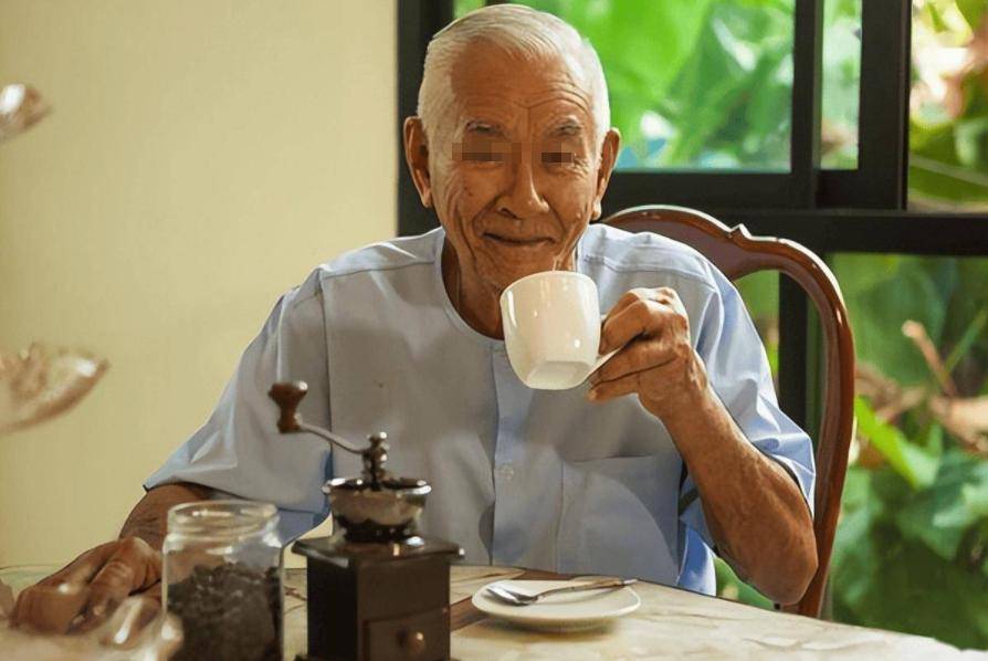 原创            医生发现：大量喝茶的糖尿病患者，用不了多久，身体或有6大变化