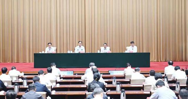 中央第二生态环境保护督察组向内蒙古自治区反馈督察情况