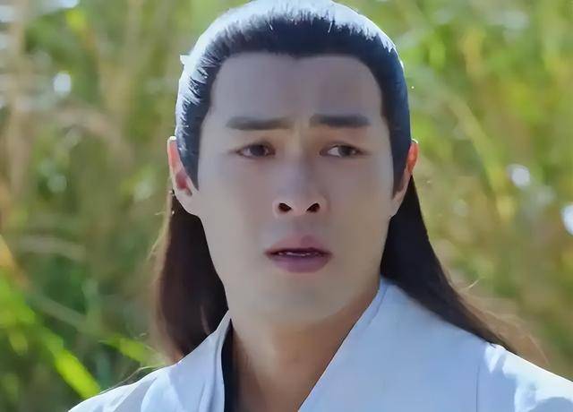 原创            脸僵斗鸡眼，绿豆眼，长相磕碜却演“绝世美男”，到底谁给的自信