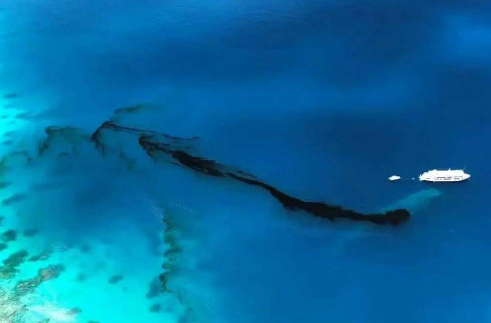 被击沉81年后，二战时期日本沉船发生燃油泄漏，油污波及5公里海岸