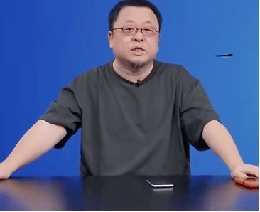 罗永浩直播剖析西贝海鲈鱼含多种添加剂：不反对预制菜，但预制菜进了餐馆假装是现做的，就有问题，称西贝公关团队特别不专业