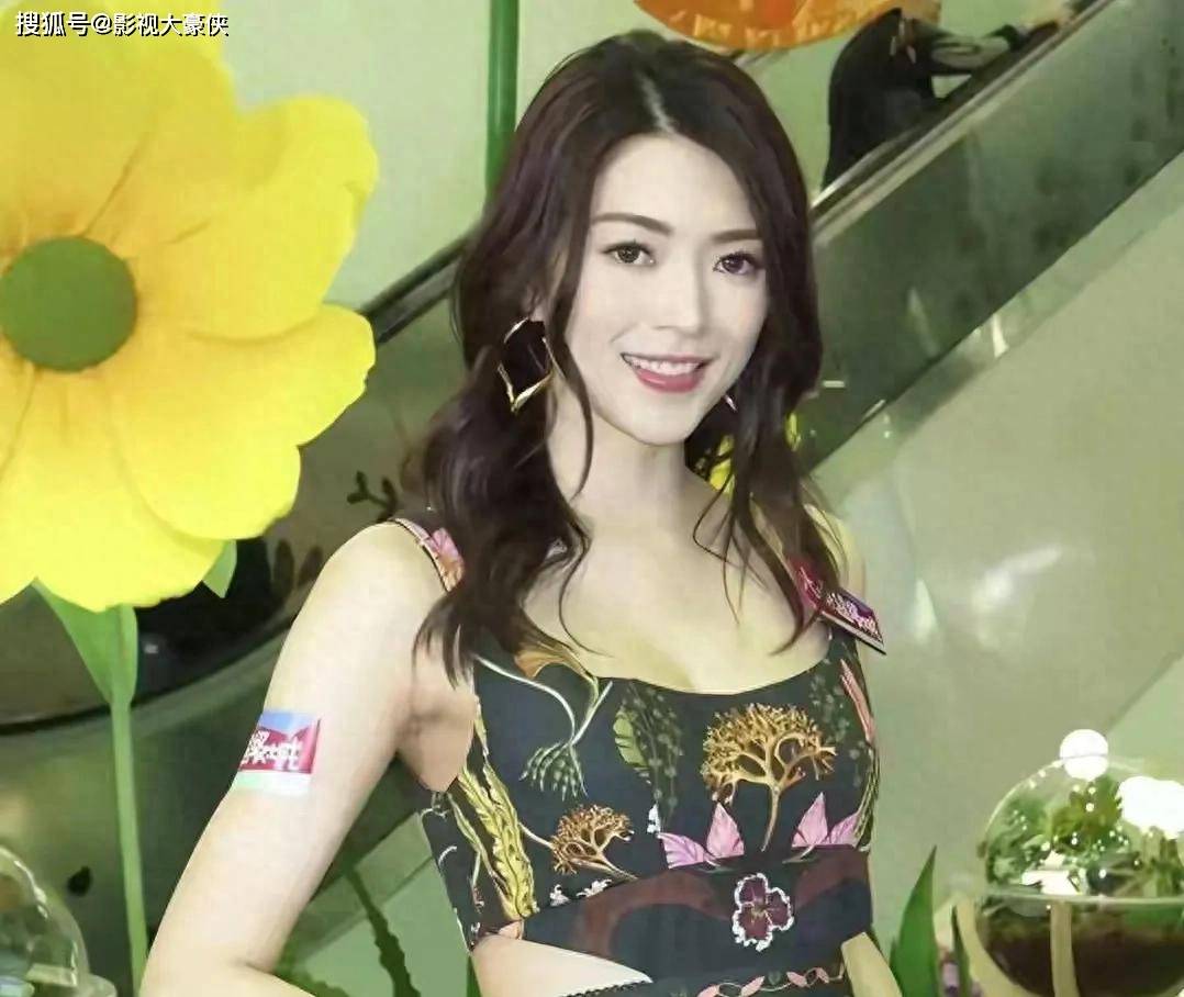 比剧本还疯！连诗雅：16岁从豪门跌落，4年19段情后竟成贤妻！