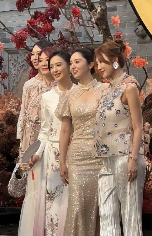 原创            都是剧本！扮猪吃老虎的董璇，玩了所有人！一家三口代言拿到手软