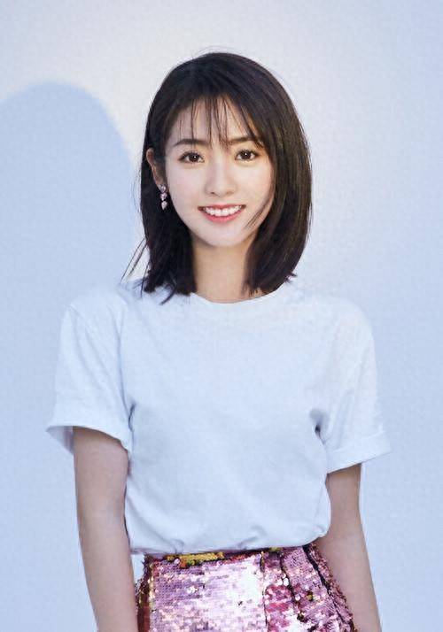 原创            出道十余年无人问津，节目中被刁难，如今她终于凭《生万物》爆红