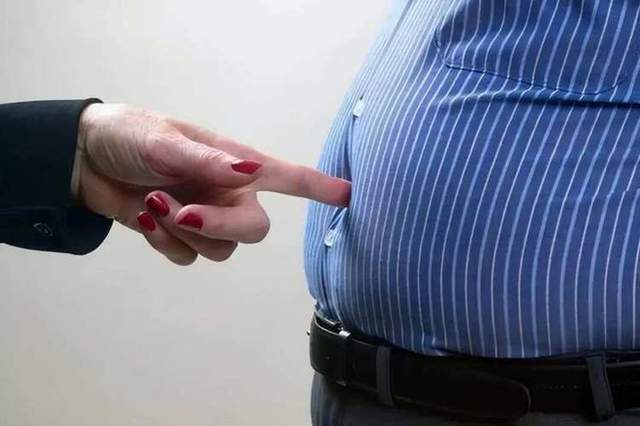 原创            你的肝正悄悄被摧毁，逆转脂肪肝关键在于，管住嘴、迈开腿！