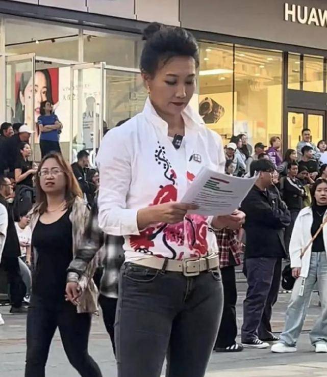 原创            事实证明，48岁“出席阅兵解说”的李梓萌，早已走上另外一条大道