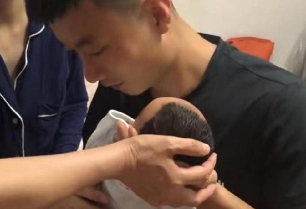 原创            我52岁，儿子读研一，他请假抱回一个婴儿，我无奈做了亲子鉴定