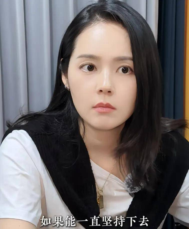 原创            韩佳人想让孩子来中国上学，被吐槽虚伪，夸中国的内容都不发外网