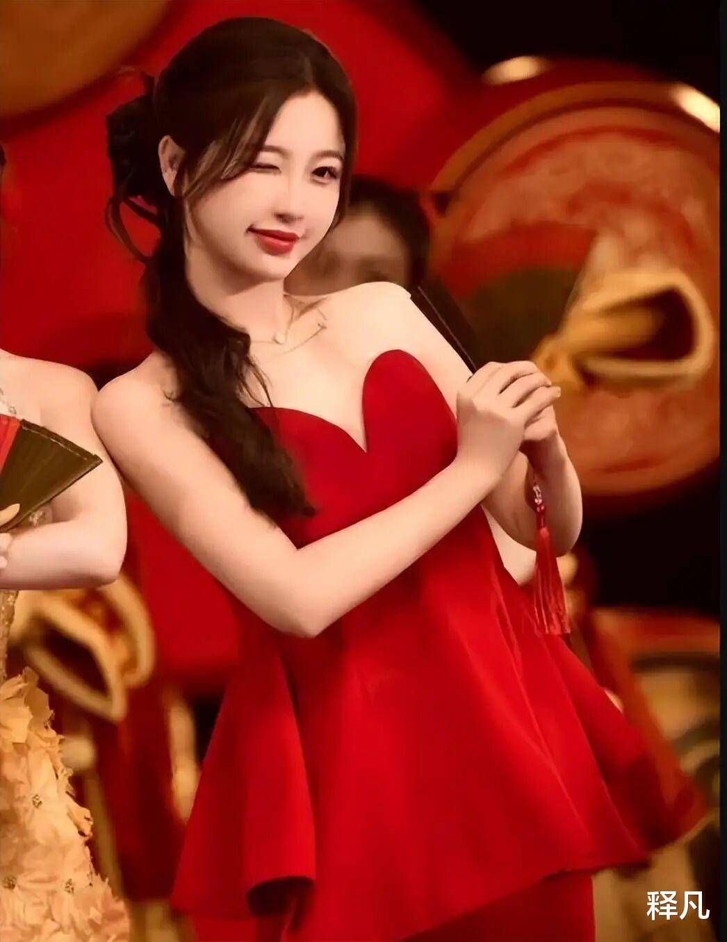 原创            张昊玥发文炮轰被虞书欣霸凌：被她改变的我的人生