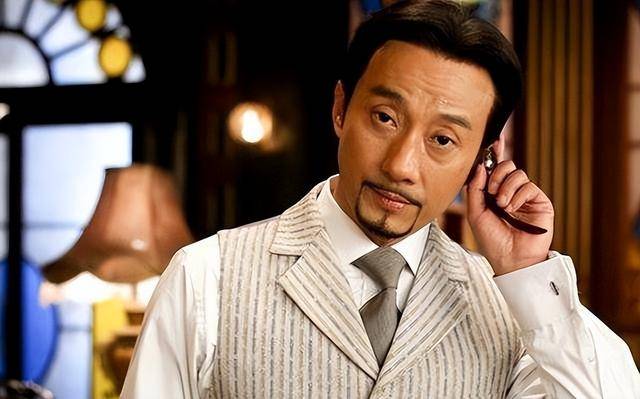 原创            “替日洗白、放弃国籍”，当初口出狂言的赵立新，现在怎么样了？