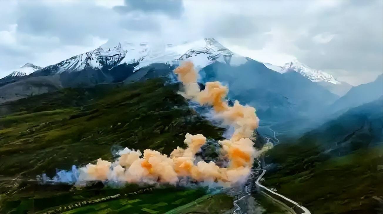 好大喜功可休矣！《我的阿勒泰》作者批喜马拉雅烟花秀：对刻意追求规模效果的艺术都应警惕