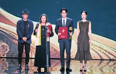 二十七个奖项名花有主