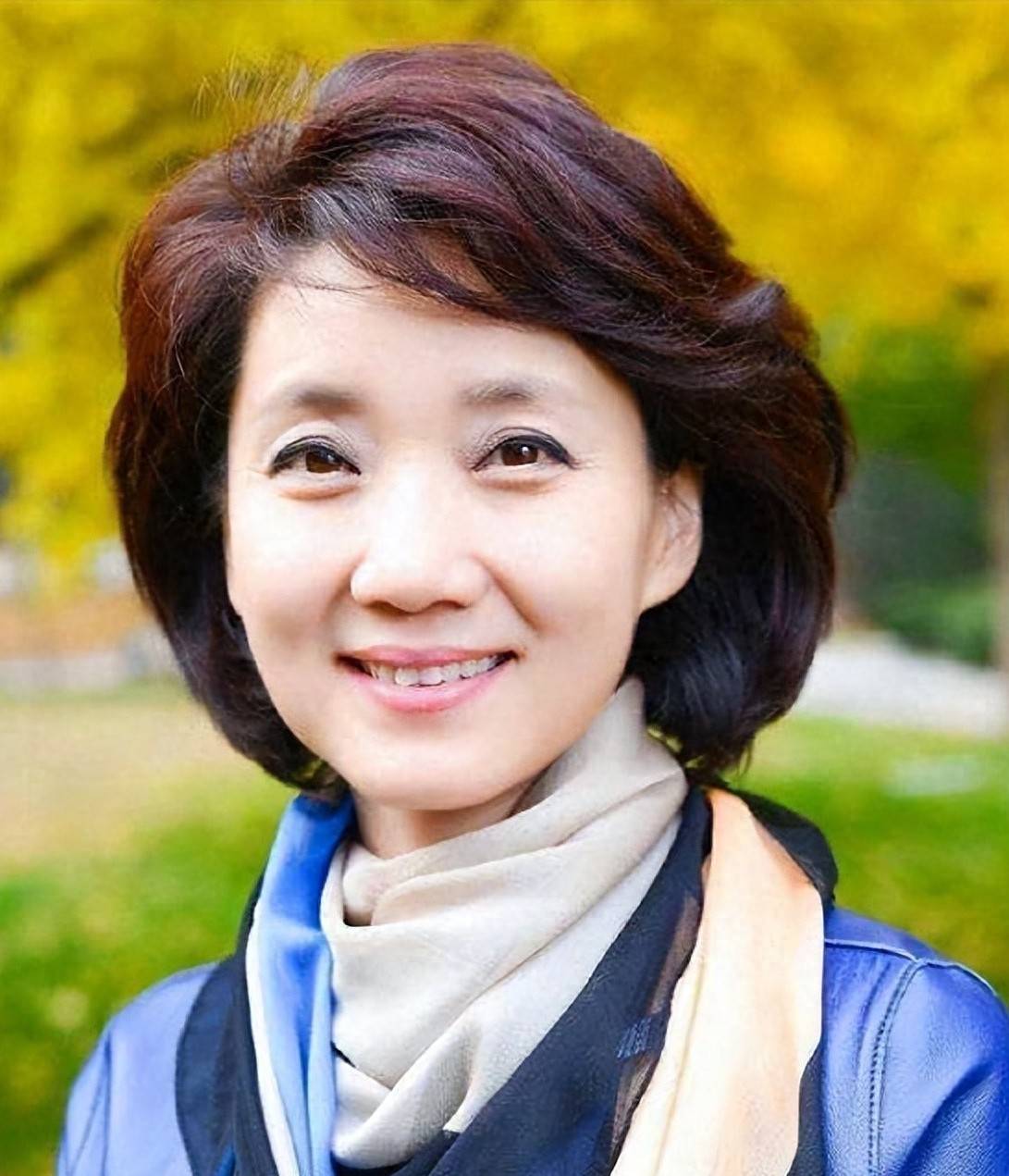 原创            李修平：一婚拒绝生育，二婚嫁大10岁丈夫，62岁的她令人羡慕