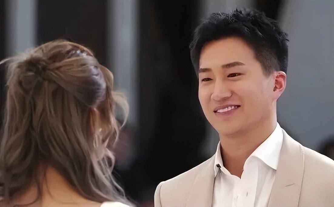 原创            全城送祝福！TVB“金童玉女”成功配对，霸总式世纪之吻惹哄动