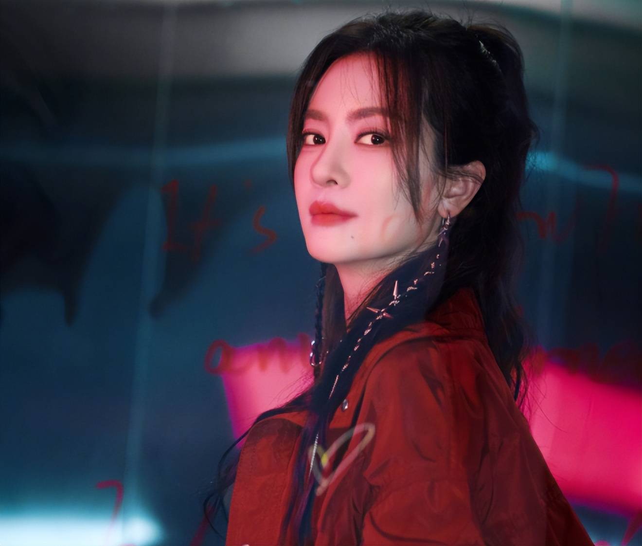 原创            《披荆斩棘5》将邀请《浪姐》团助阵，24位姐姐首轮淘汰14位