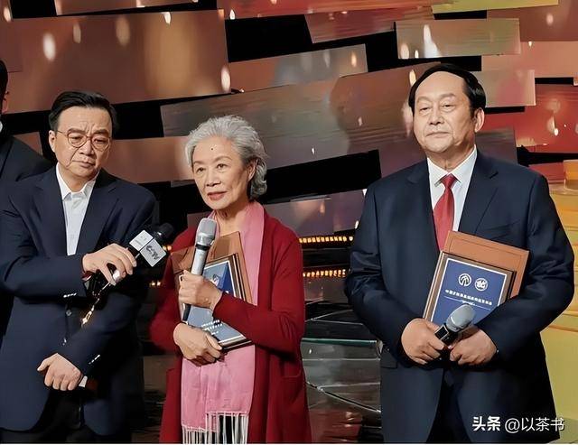 原创            女儿是航天专家，儿子是导演，儿媳是影后，她是终身成就获得者