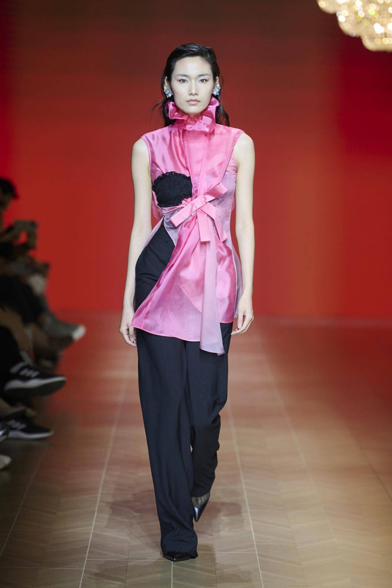 女性叙事重构：CHEN.1988的理想之秋