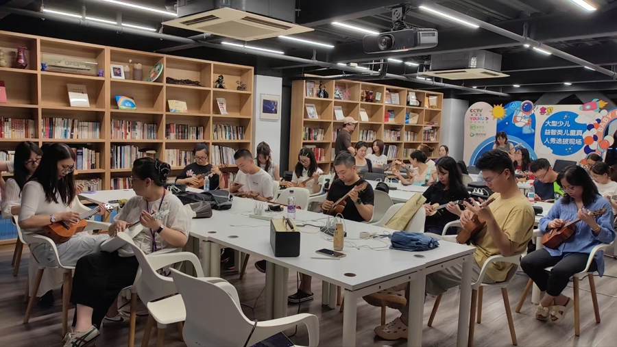 兴趣不分年龄、热爱无需门槛！市民艺术夜校“焕新”夜晚时光