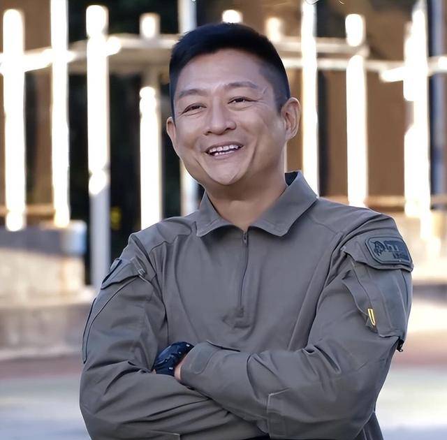 TVB知名绿叶演员圈外生意越做越大，与体育界猛人合作开排球学院